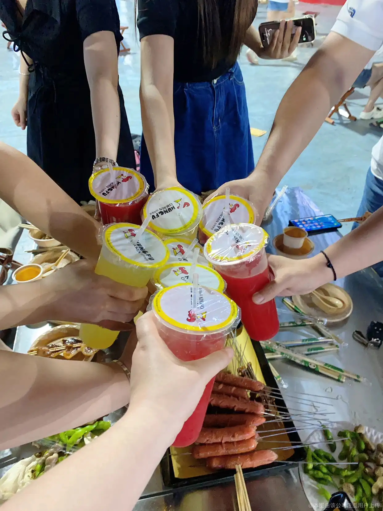 学生聚餐